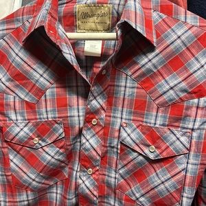 Wrangler, button snap, small. Classic that goes with everything.